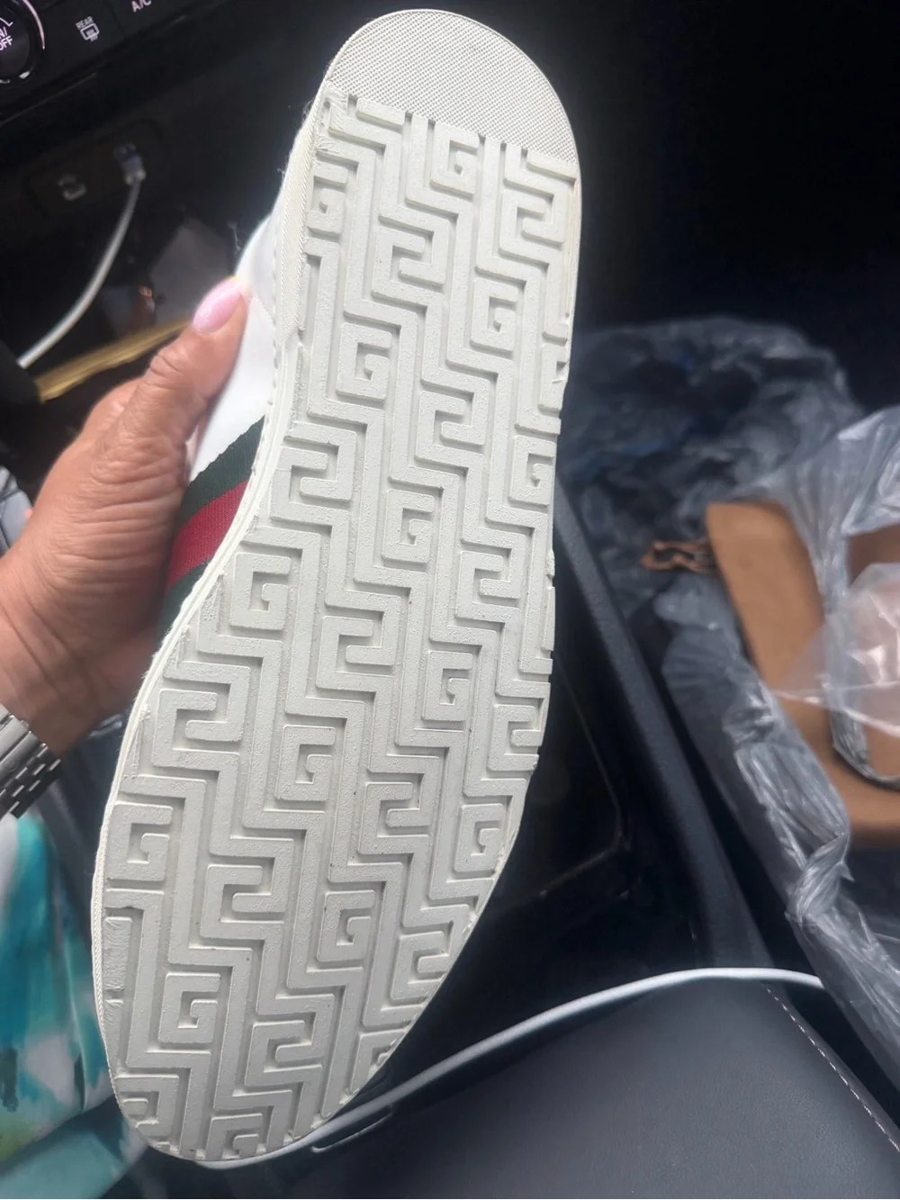 Gucci White Leather Low-Top Sneaker with Green and Red Web